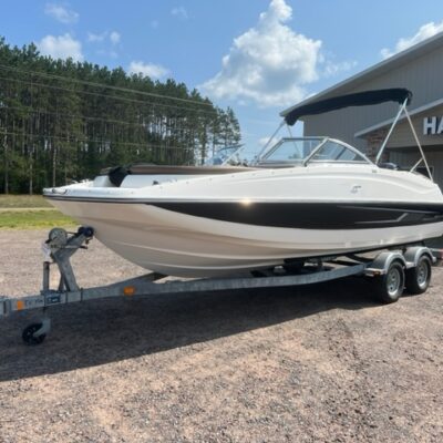 2014 Bayliner 210 Deck Boat