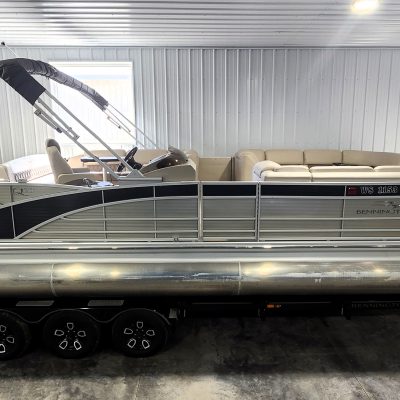 2018 Bennington 28 Q Swingback 10′ Wide Tritoon