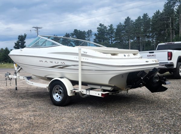 2001 Maxum 19' Bowrider - Image 4