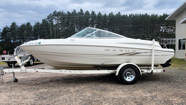 2001 Maxum 19' Bowrider