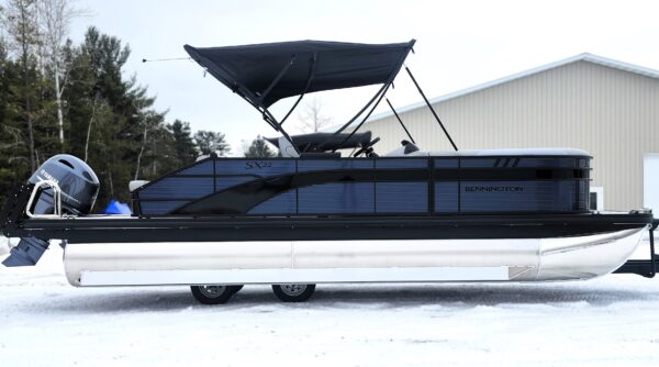 2025 Bennington 22' SX Swingback - Image 5