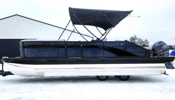 2025 Bennington 22' SX Swingback